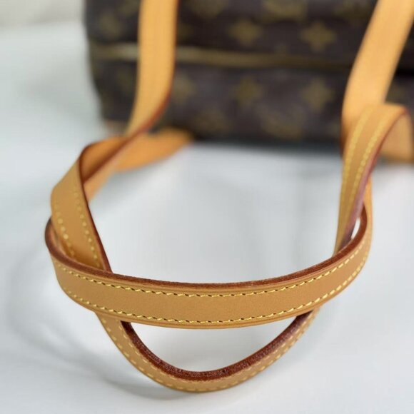 Louis Vuitton Cite Handbag Monogram Canvas - Picture 8 of 9